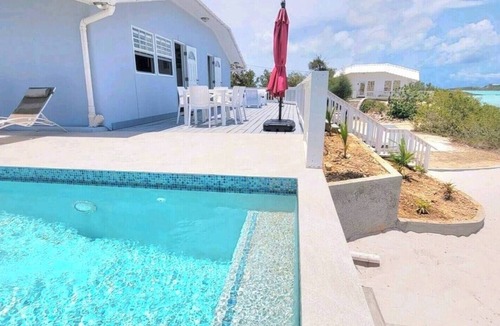 Ocean Point Cottage | Charming Waterfront cottage in peaceful with WiFi, AC