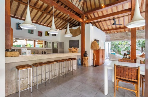 Drupadi Villa | Chill in the Rustic Tropical Getaway 8BR Seminyak