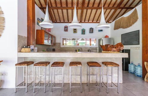Drupadi Villa | Chill in the Rustic Tropical Getaway 8BR Seminyak