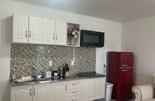 Venetian Road Settlement Apartment | Classic Studio in Venetian Roadn