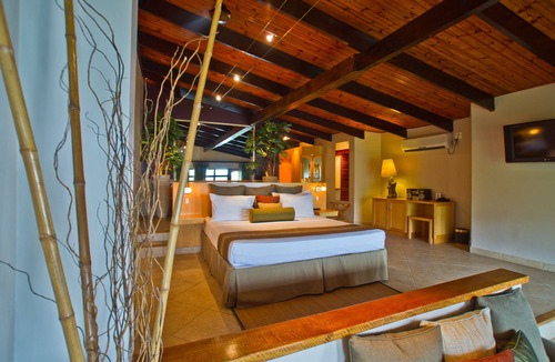 Anse Bois de Rose Hotel | Coco de Mer Hotel and Black Parrot Suites