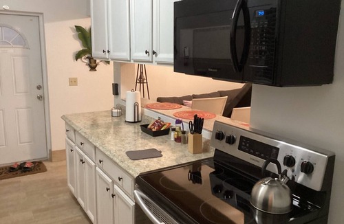Cockburn Town Condo | Colwins #4 For Families/Couples/Singles Sleeps 4