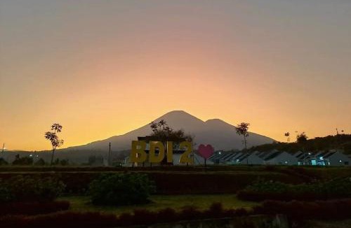 Wonosobo House | Compound Villa Wonosobo - 3 Bedrooms Tipe Dahlia