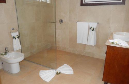 Praslin Island Villa | Cote d'Or Footprints