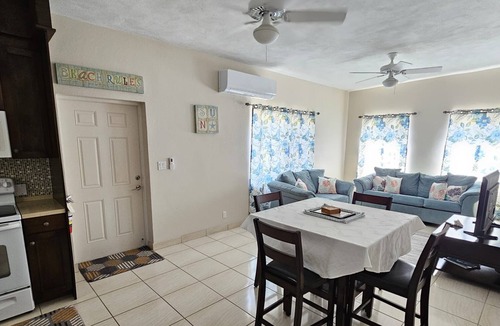 Providenciales House | Cozy 1-bedroom guesthouse with private rooftop terrace in superb Providenciales