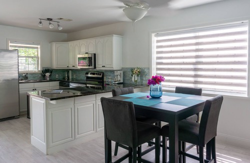 Grace Bay Hills House | Cozy 2 bedroom Bungalow located in Grace Bay Area - Monthly rates Available