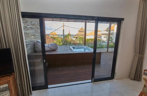 Ketewel Villa | Cozy 2 bedrooms villa with Jacuzi 100m from sandy beach