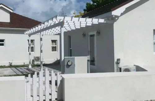 Cockburn Town Villa | Cozy Beachfront Villa Perfect for 2