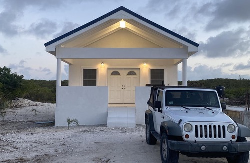 Bambarra Villa | Cozy Guest Villa located in Middle Caicos, Turks & Caicos Islands