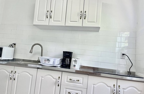 Venetian Road Settlement House | Cozy one Bedroom Apartment #C in Venetian Site