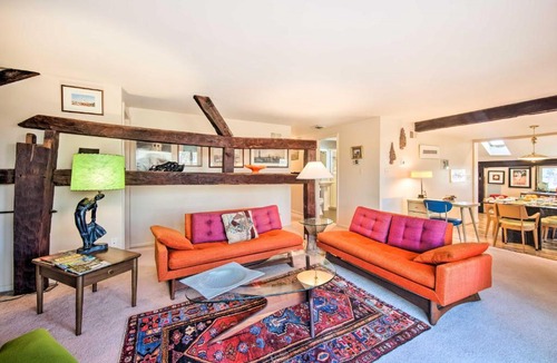 Rohrerstown Apartment | Creek Access & Deck: ‘Runningwater’ Lancaster Gem