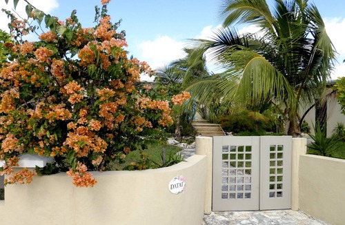 Whitby House | DATAI.YOUR "HOME" IN WHITBY, NORTH CAICOS
