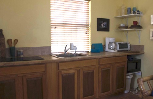 Cockburn Town Cottage | Delightful, quiet beachfront cottage