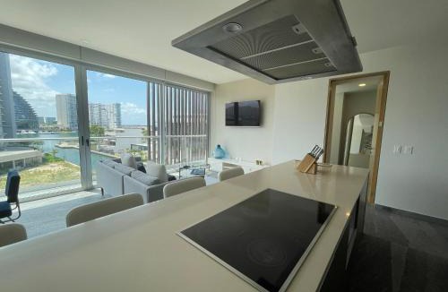 Zona Hotelera Apartment | Departamento Frente a la Marina de Puerto Cancún ! 5 Personas/3.5 Baños- 2 Camas Queen -1 Cama Individual