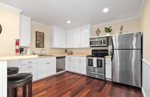 Capitola Apartment | Dog-OK at Capitola Vista #3