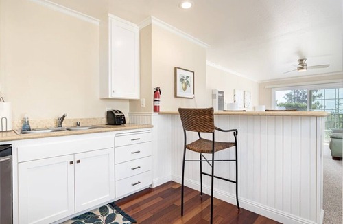 Capitola Apartment | Dog-OK at Capitola Vista #4