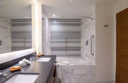 Celaya Hotel | DoubleTree by Hilton Celaya