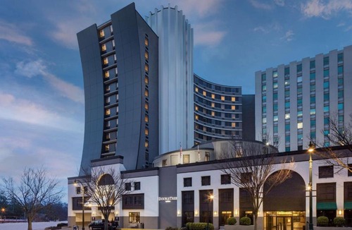 Downtown Hotel | DoubleTree by Hilton Silver Spring Washington DC