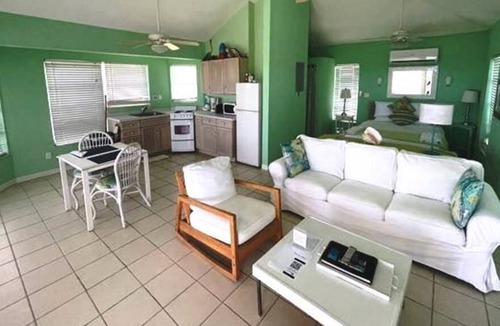 Conch Bar Villa | Dragon Cay Resort