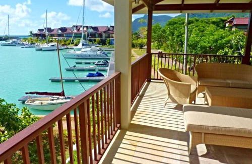 Eden Island Apartment | Eden Island, Beach front, Luxury, 3 Bed Ensuite, WiFi