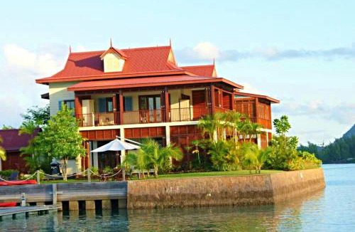 Eden Island Apartment | Eden Island, Beach front, Luxury, 3 Bed Ensuite, WiFi