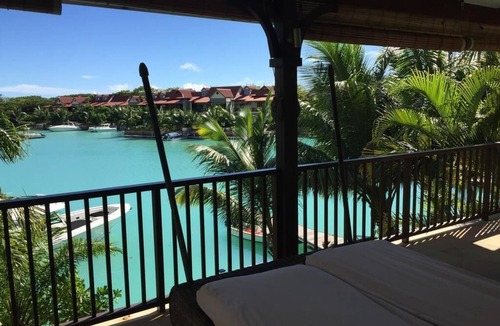 Mahe Island House | Eden Island: Magnificent villa with private pool