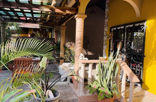 Zig Zag Ward Villa | Effie’s Mountain View Villa coco Villa