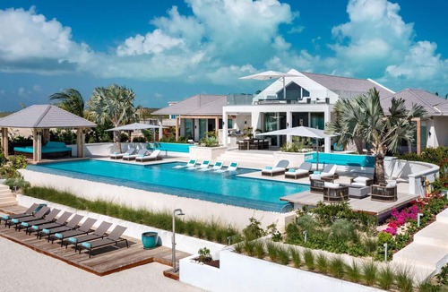 Juba Sound Villa | Emerald Bay - Sleek, Chic Island Living with Unmissable Ocean Vistas