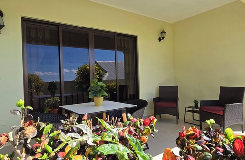Mahe Island Villa | Emma's Self-catering Villa : 3-ensuite bedrooms, pool, garden & nearby beaches.