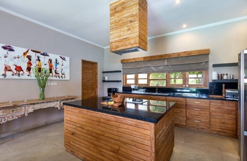 Babakan Villa | Enchanting 5BR Villa, Canggu! 9Min Drive To Berawa Beach - W/Private Swim Pool!