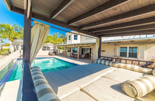 Ocean Point Villa | Endless Ocean Views, Amazing sunsets, pool,kayaks, pool table and games!