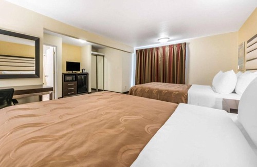 Capitola House | Enjoy dependable value by the beautiful Pacific !