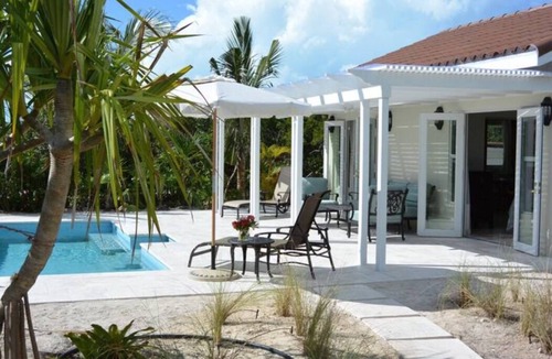 Long Bay Hills House | Enjoy Secluded Cottage w/Pool Jacuzzi Beach Front - Esencia Cottage