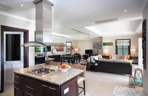 Mahe Island Villa | Exceptional villa facing the sea on the beach
