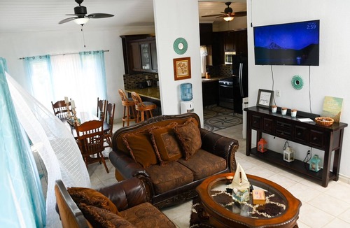 Discovery Bay House | Family friendly, centrally located, Water front property