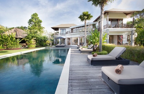 Jimbaran Bay Villa | Fascinating 6BR Villa Located In Jimbaran! - Comes W/8Hr Car + Driver Services!