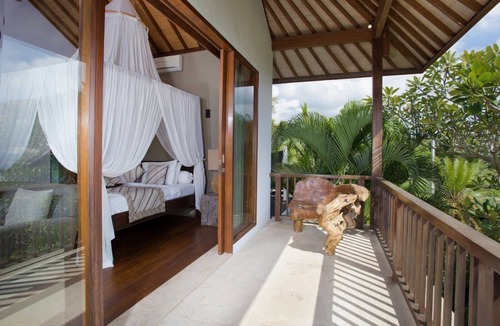 Jimbaran Bay Villa | Fascinating 6BR Villa Located In Jimbaran! - Comes W/8Hr Car + Driver Services!