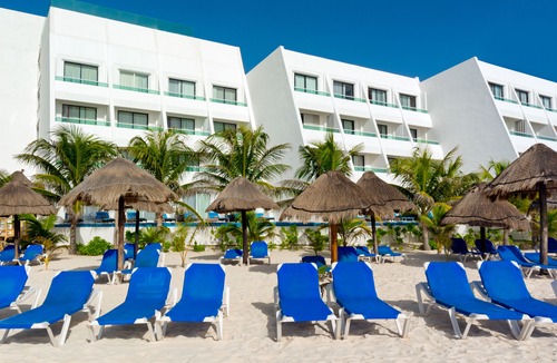 Punta Cancun Hotel | Flamingo Cancun Resort