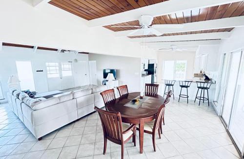 Discovery Bay House | Flamingo House - Turks & Caicos