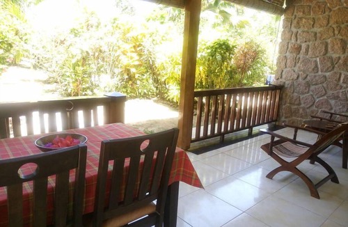 La Digue House | FLER KOKO bungalow in Coconut du Rocher 5 minutes from beaches