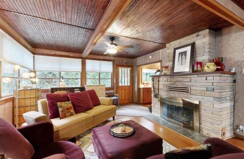 Brookdale House | Forest Brook