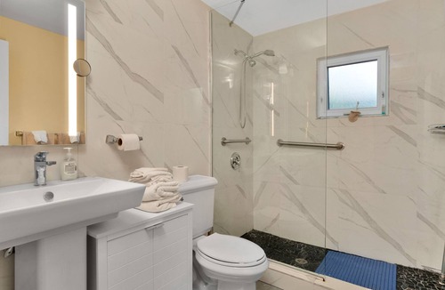 Grace Bay Condo | Fully equipped large Beachfront walk out prime resort unit on Grace Bay Beach