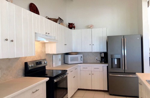 The Bight Villa | GRACE BAY BEACH! OCEANFRONT VILLA ! AMAZING VIEWS! POOL! 4bd/4bt SNORKELING!
