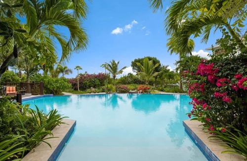 Leeward Settlement House | Grace Bay, Pool, Great Reviews! (#2,3)