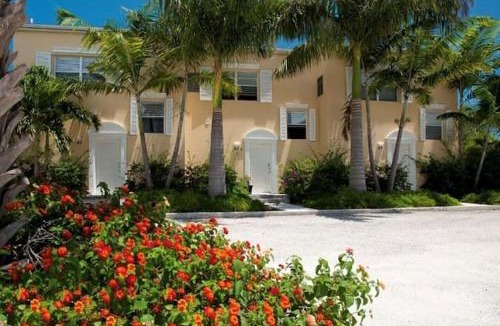 Grace Bay Apartment | GRACEBAY TOWNHOMES B3, 5 minutes walk to gracebay beach