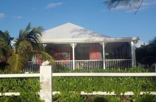 Cockburn Town Cottage | Grand Turk Ocean Front Cottage On Beautiful Pillory Beach