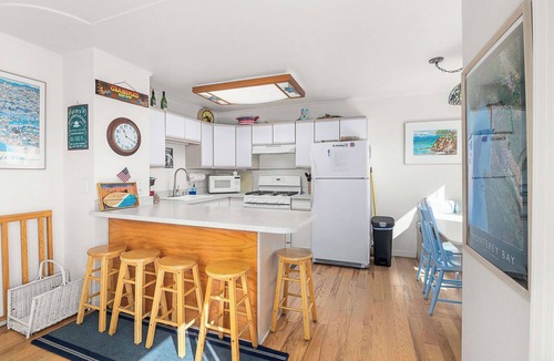 Capitola Condo | Grandma's Nest steps from Capitola Beach!