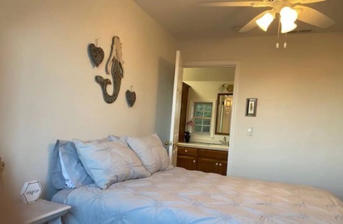 Felton House | Gray Gables Upstairs Retreat
