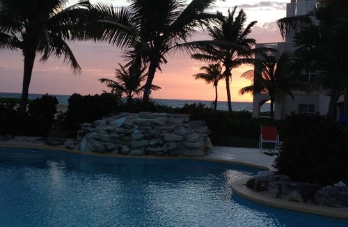 Wheeland Settlement Condo | Ground floor 3 bedroom pool, hot tub private beach wifi sleeps 6