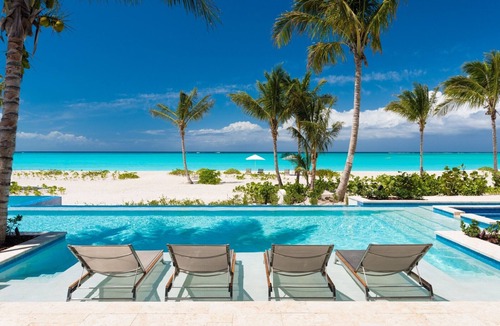 Leeward Settlement Villa | Hawksbill Villa - glorious 8-bedroom beachfront villa in Turks